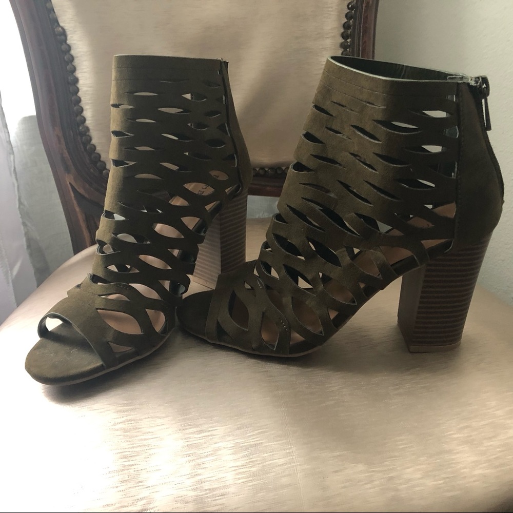 Olive green/brown heels